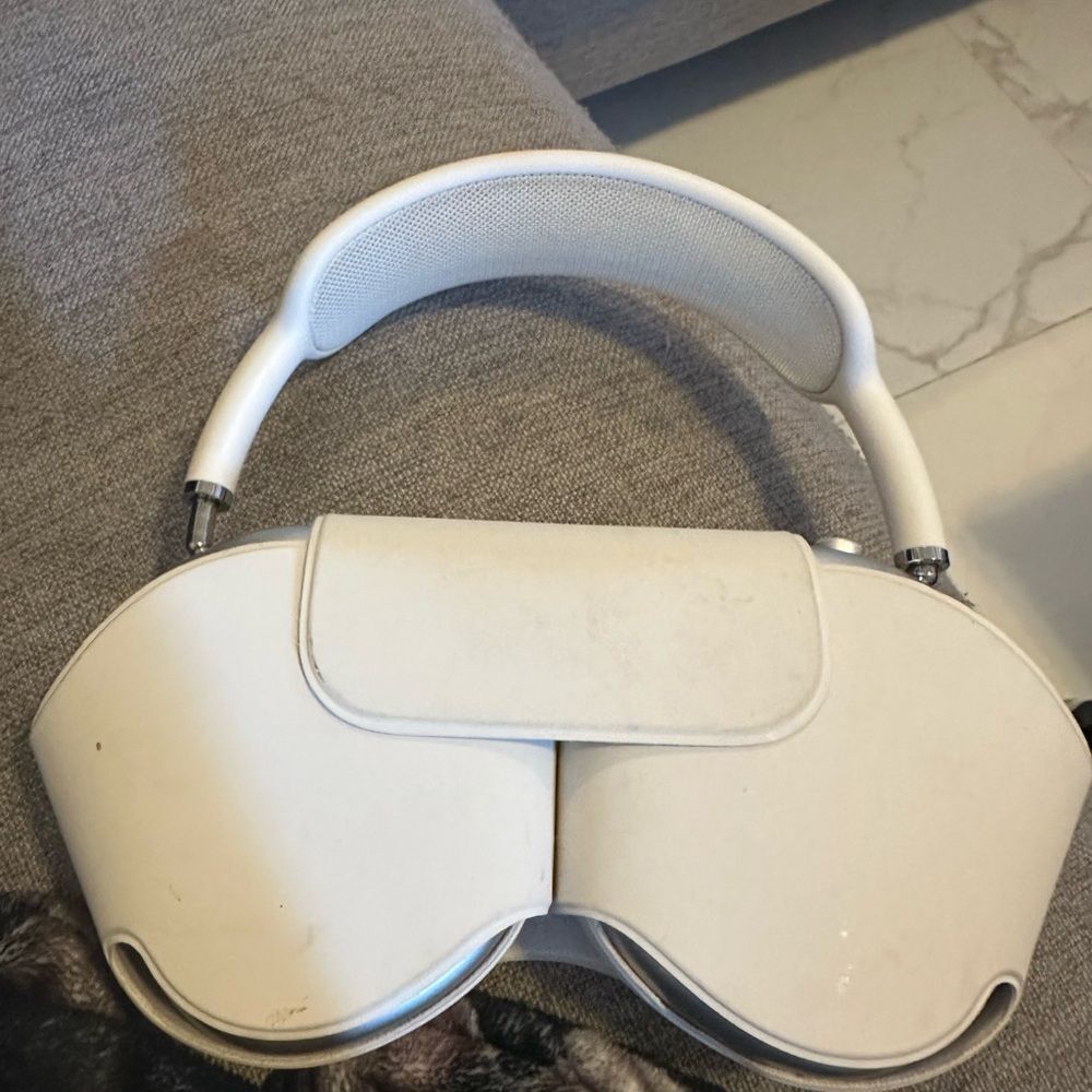 Apple Over-Ear Headphones - White
